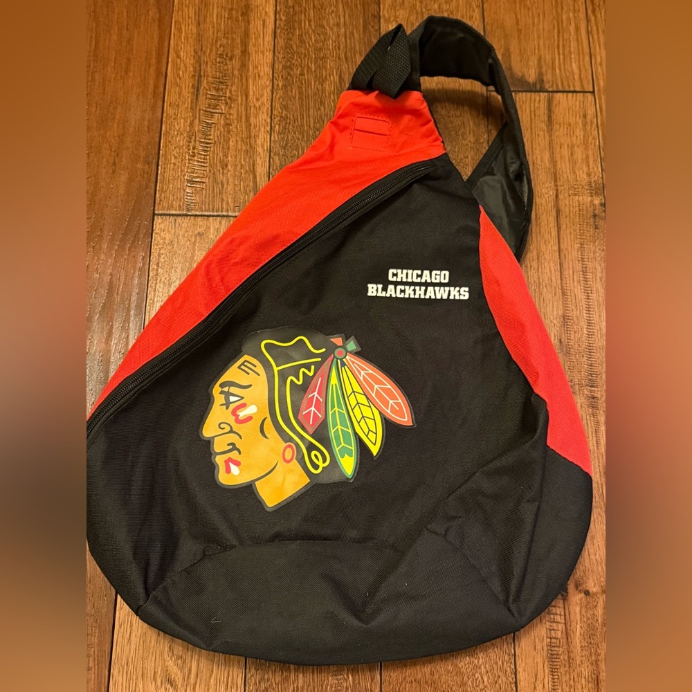 NHL Licensed Chicago Blackhawks Slingback Sling Backpack - Sports, Pickleball‎